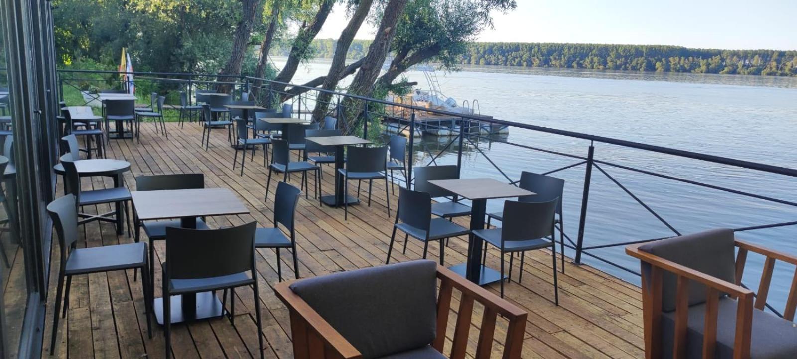 Bora Kuce Na Reci *